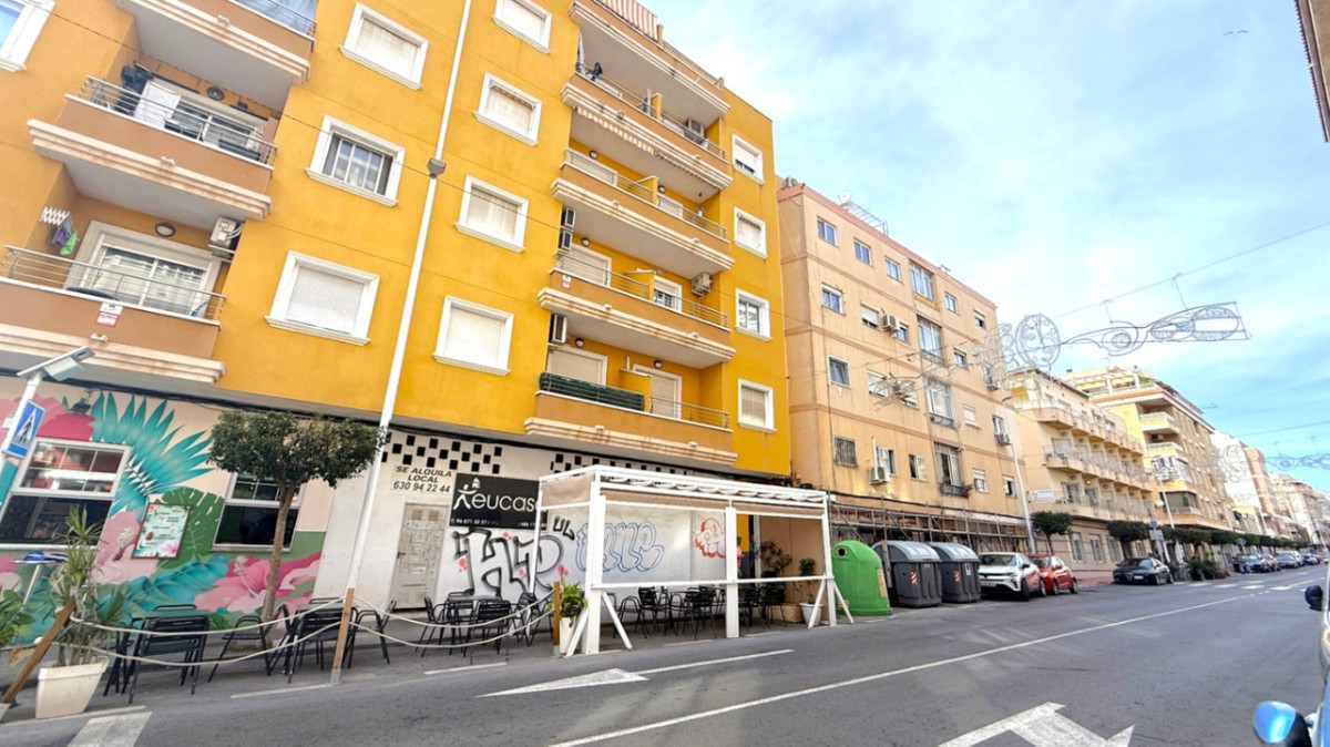 For sale - 2 Bedroom 1 Bathroom Apartment - Ground Floor Apartment in Torrevieja - Torrevieja Centro  - Alicante