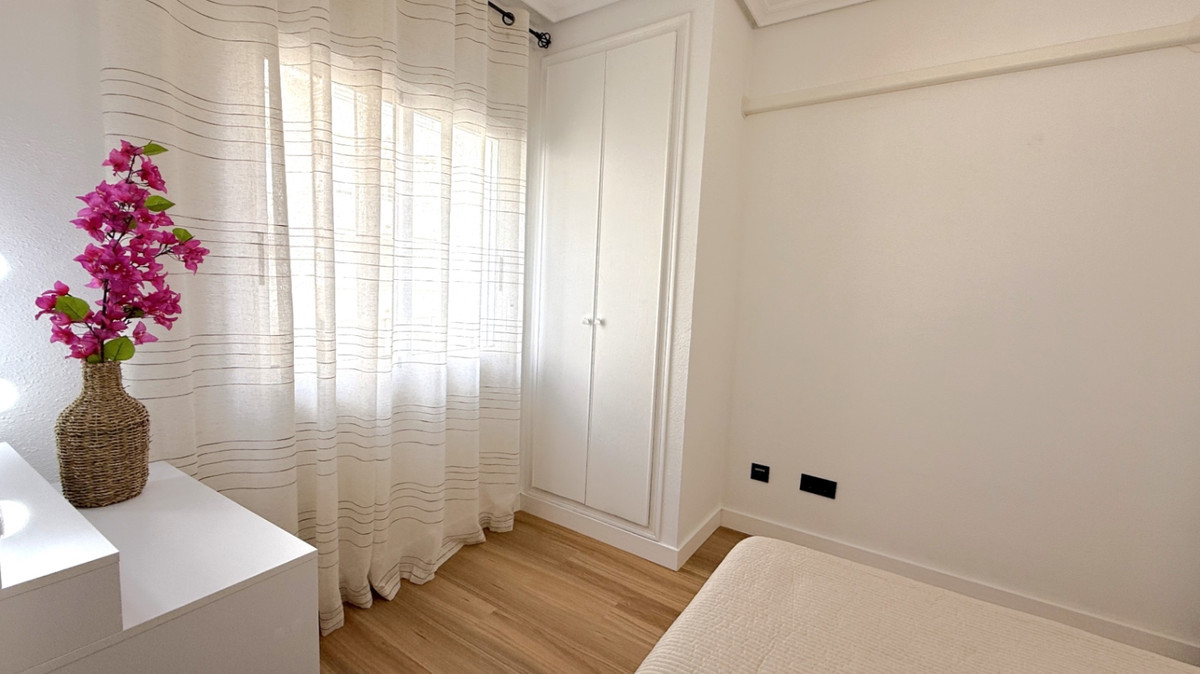 For sale - 2 Bedroom 1 Bathroom Apartment - Ground Floor Apartment in Torrevieja - Torrevieja Centro  - Alicante