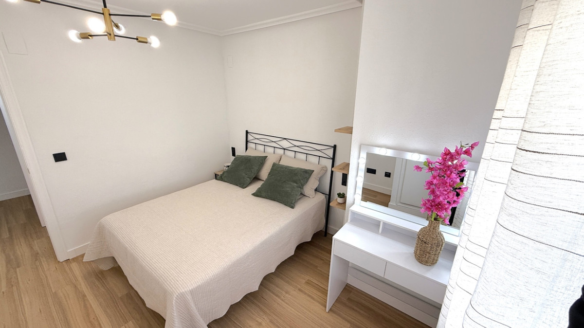 For sale - 2 Bedroom 1 Bathroom Apartment - Ground Floor Apartment in Torrevieja - Torrevieja Centro  - Alicante