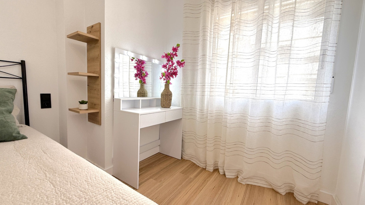 For sale - 2 Bedroom 1 Bathroom Apartment - Ground Floor Apartment in Torrevieja - Torrevieja Centro  - Alicante