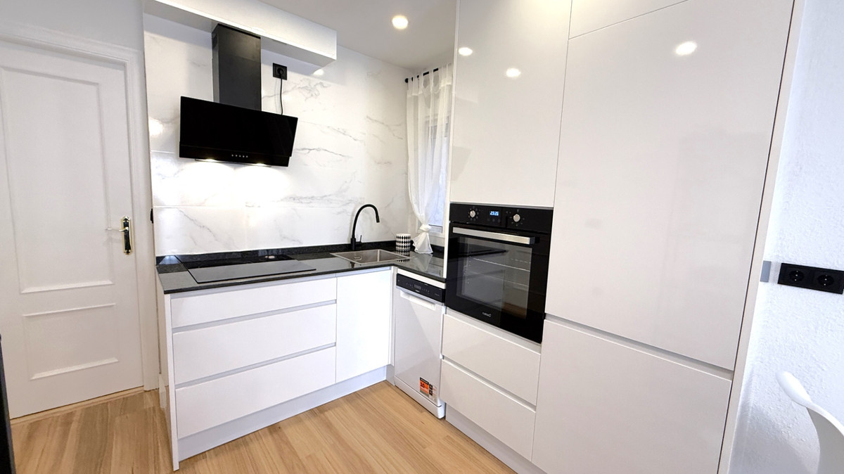 For sale - 2 Bedroom 1 Bathroom Apartment - Ground Floor Apartment in Torrevieja - Torrevieja Centro  - Alicante