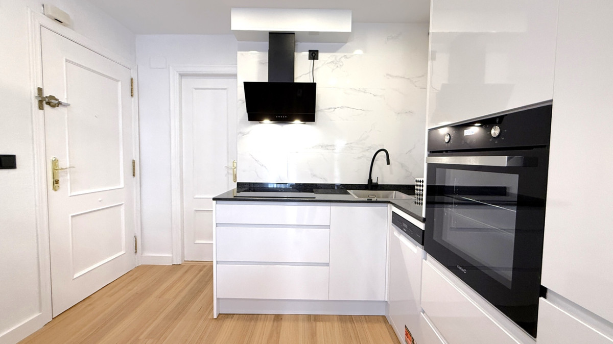 For sale - 2 Bedroom 1 Bathroom Apartment - Ground Floor Apartment in Torrevieja - Torrevieja Centro  - Alicante