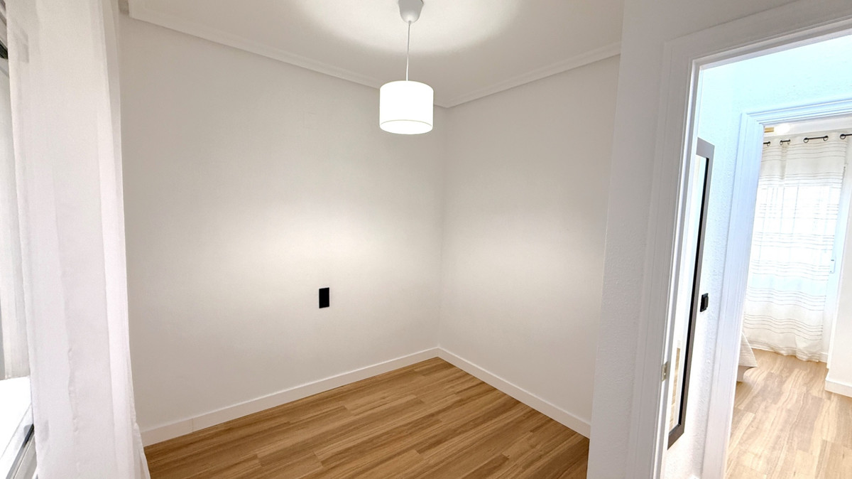For sale - 2 Bedroom 1 Bathroom Apartment - Ground Floor Apartment in Torrevieja - Torrevieja Centro  - Alicante