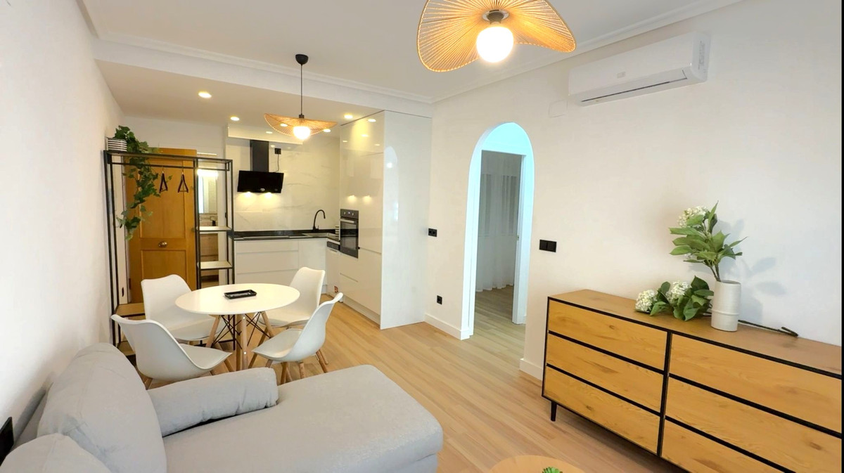 For sale - 2 Bedroom 1 Bathroom Apartment - Ground Floor Apartment in Torrevieja - Torrevieja Centro  - Alicante