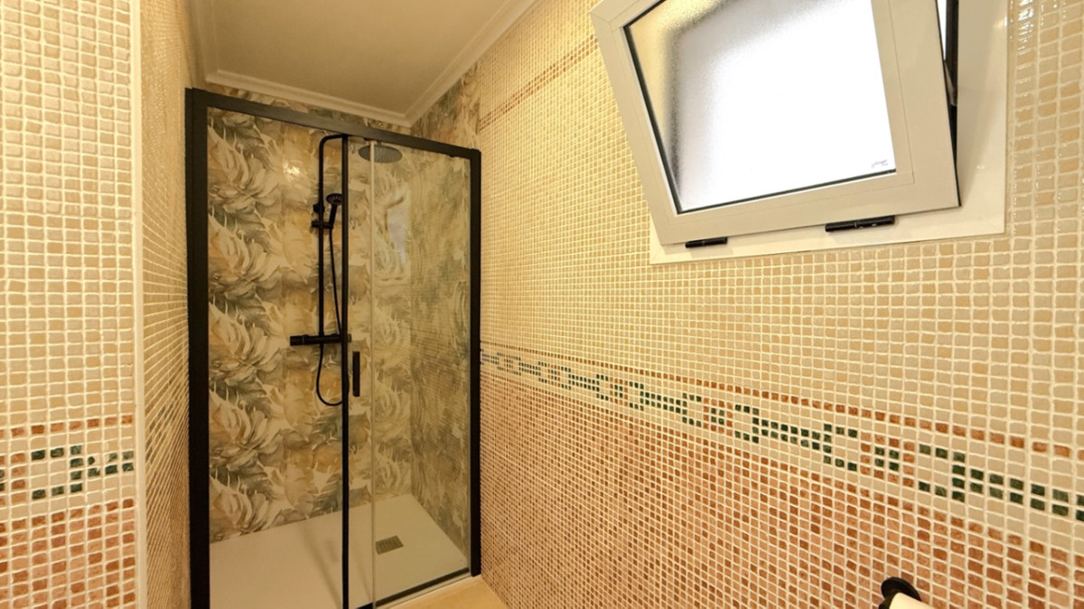 For sale - 2 Bedroom 1 Bathroom Apartment - Ground Floor Apartment in Torrevieja - Torrevieja Centro  - Alicante