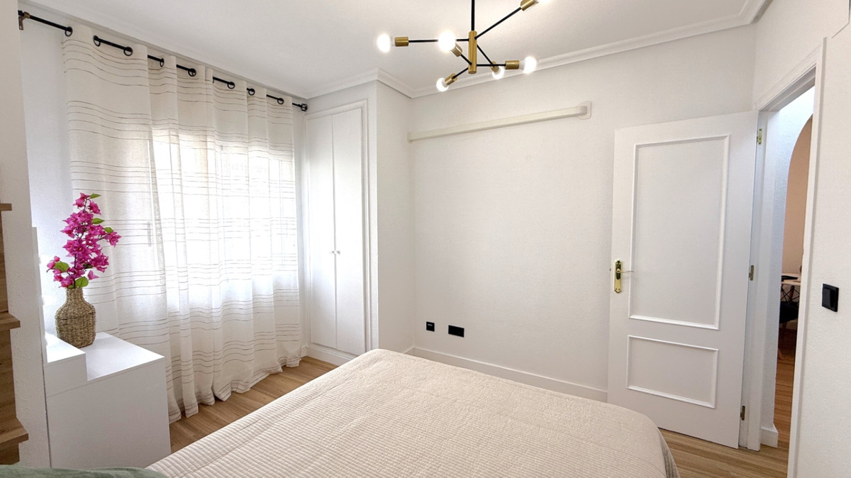 For sale - 2 Bedroom 1 Bathroom Apartment - Ground Floor Apartment in Torrevieja - Torrevieja Centro  - Alicante