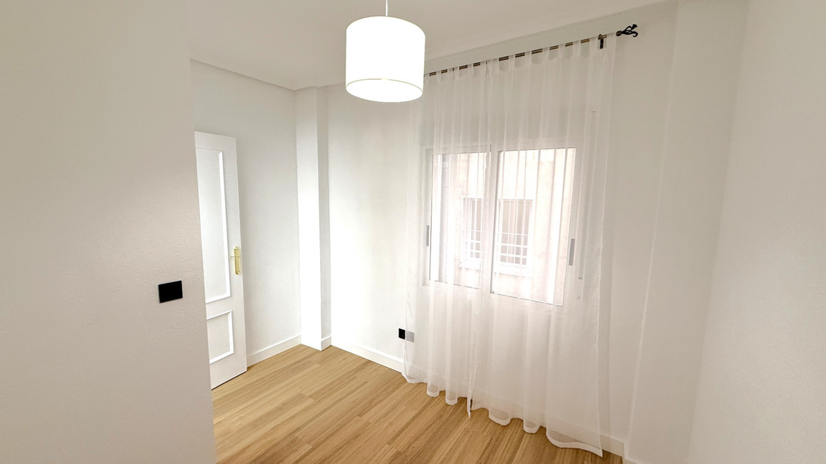 For sale - 2 Bedroom 1 Bathroom Apartment - Ground Floor Apartment in Torrevieja - Torrevieja Centro  - Alicante