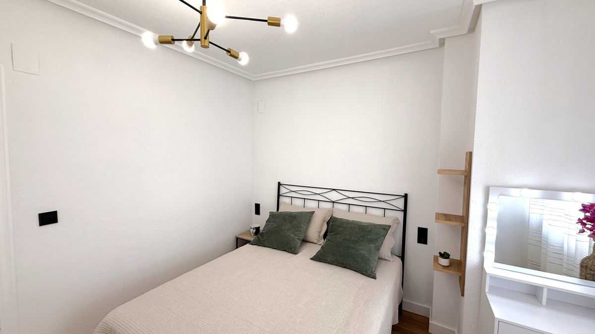 For sale - 2 Bedroom 1 Bathroom Apartment - Ground Floor Apartment in Torrevieja - Torrevieja Centro  - Alicante