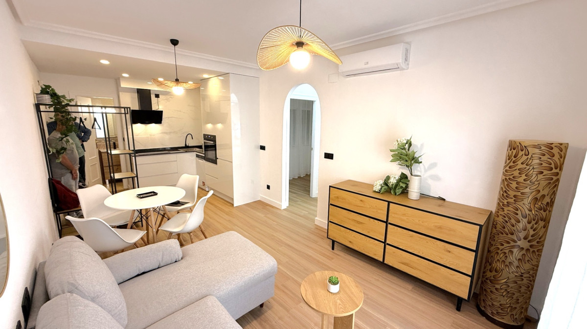 For sale - 2 Bedroom 1 Bathroom Apartment - Ground Floor Apartment in Torrevieja - Torrevieja Centro  - Alicante