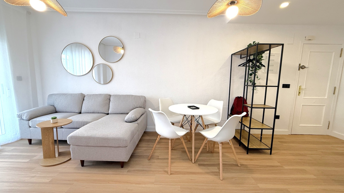 For sale - 2 Bedroom 1 Bathroom Apartment - Ground Floor Apartment in Torrevieja - Torrevieja Centro  - Alicante