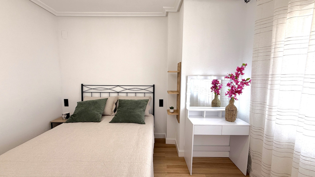 For sale - 2 Bedroom 1 Bathroom Apartment - Ground Floor Apartment in Torrevieja - Torrevieja Centro  - Alicante