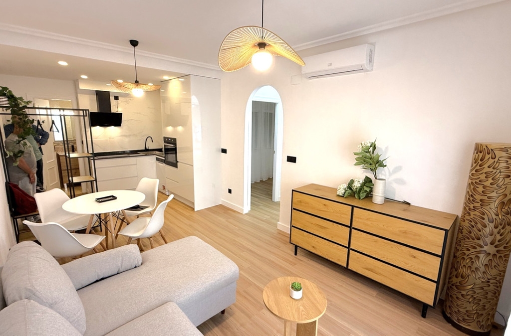 2 Bedroom 1 Bathroom Apartment - Ground Floor Apartment in Torrevieja