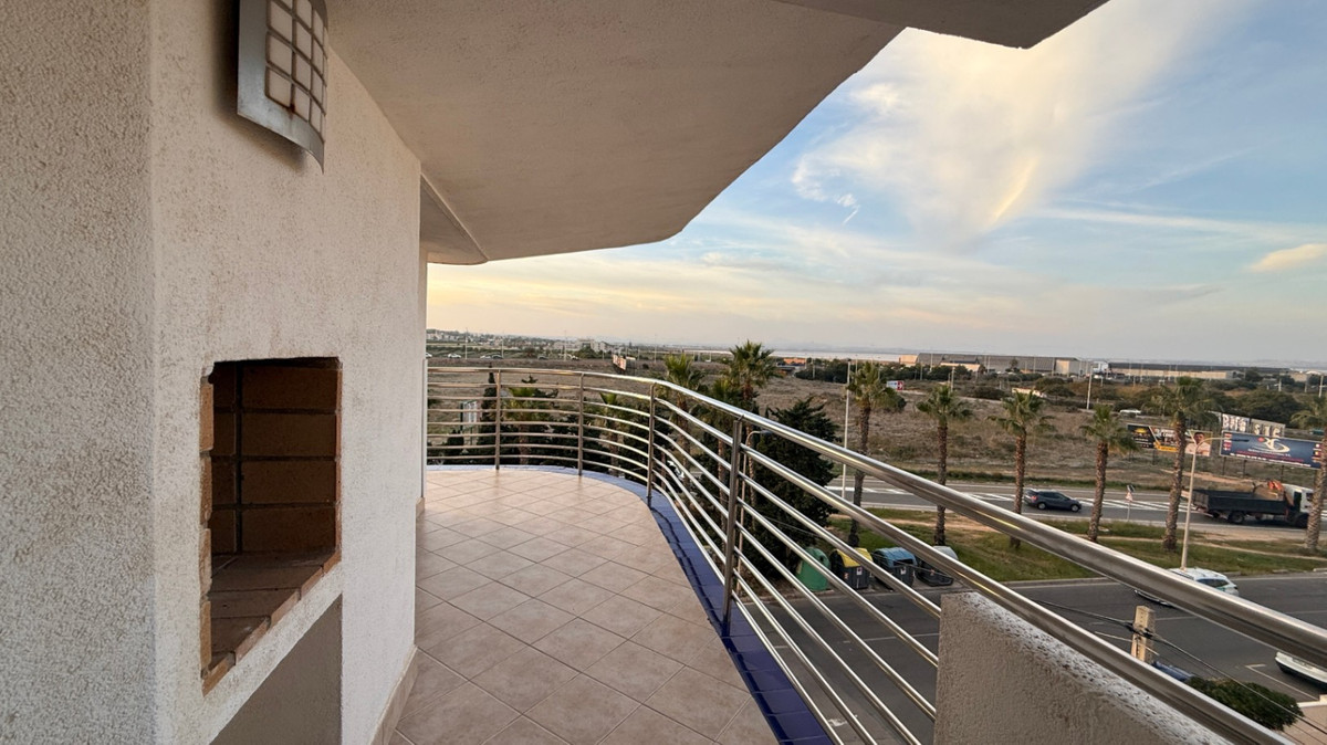For sale - 1 Bedroom 1 Bathroom Apartment - Ground Floor Apartment in Torrevieja - Torrevieja Centro  - Alicante