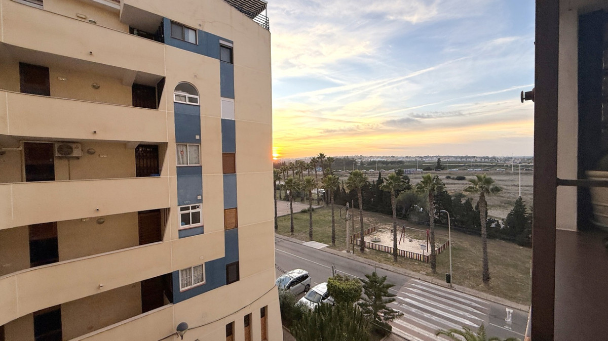 For sale - 1 Bedroom 1 Bathroom Apartment - Ground Floor Apartment in Torrevieja - Torrevieja Centro  - Alicante