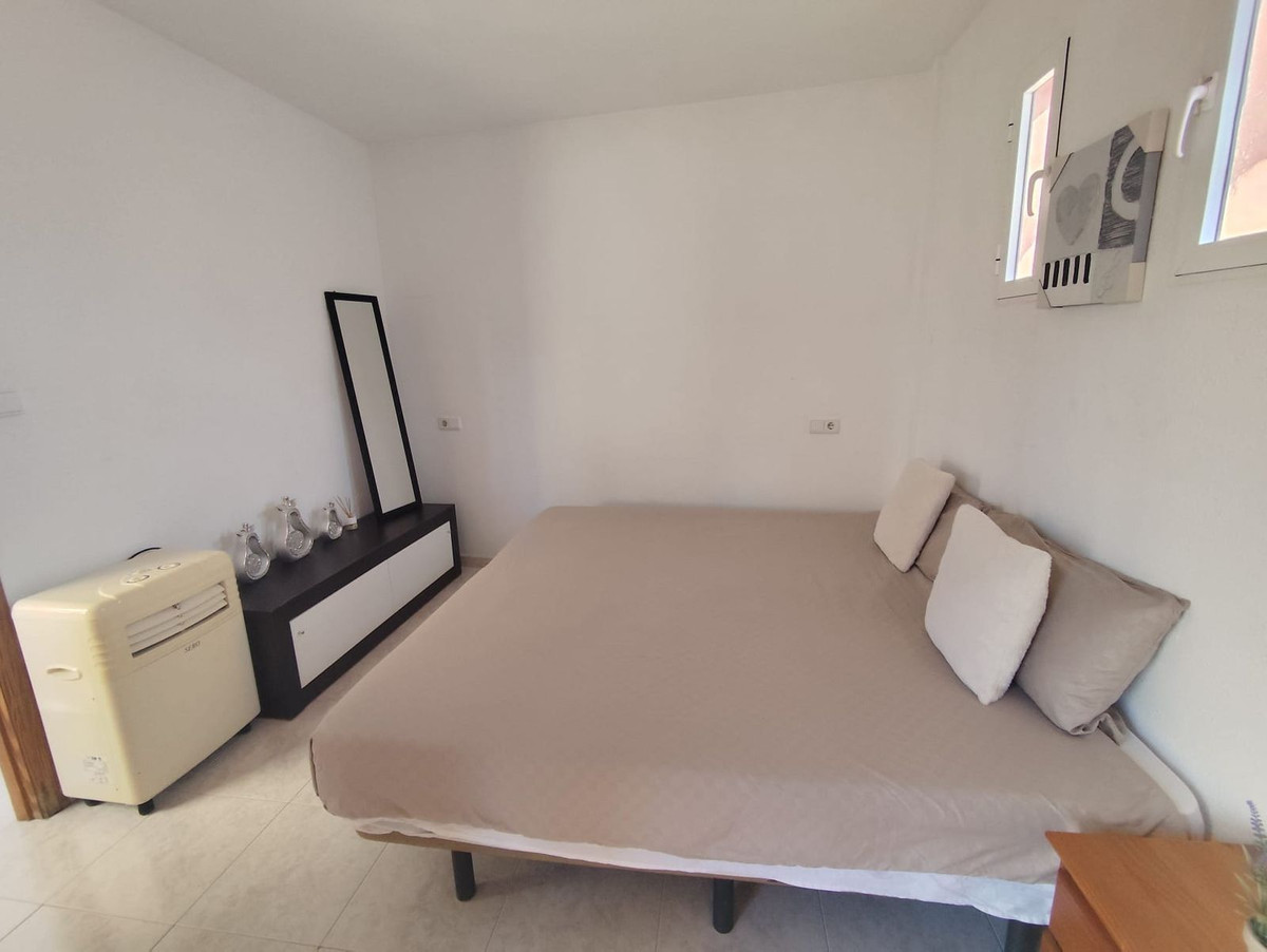 For sale - 7 Bedroom 4 Bathroom House - Detached Villa in San Miguel de Salinas - San Miguel de Salinas Centro  - Alicante