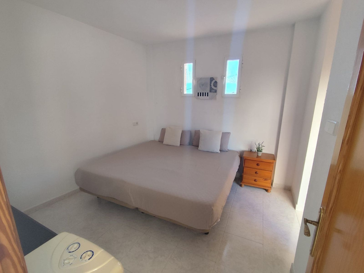 For sale - 7 Bedroom 4 Bathroom House - Detached Villa in San Miguel de Salinas - San Miguel de Salinas Centro  - Alicante