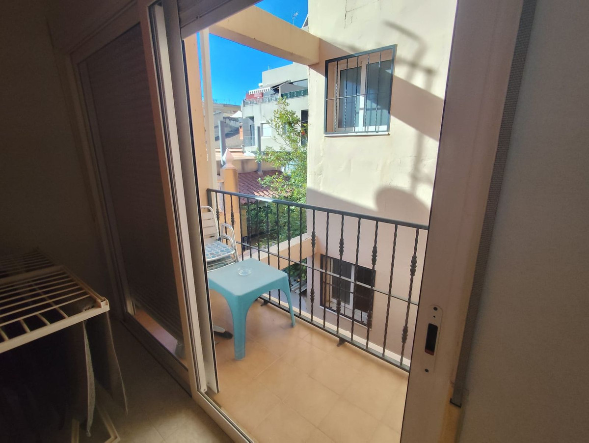 For sale - 7 Bedroom 4 Bathroom House - Detached Villa in San Miguel de Salinas - San Miguel de Salinas Centro  - Alicante