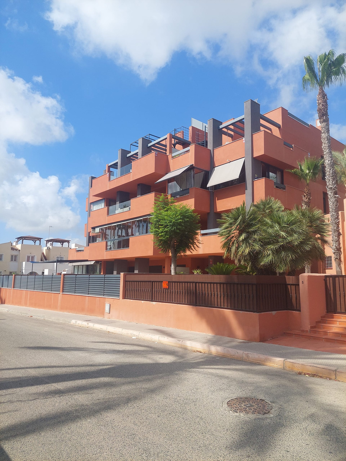 For sale - 2 Bedroom 2 Bathroom Apartment - Middle Floor Apartment in Orihuela - Orihuela Costa  - Alicante
