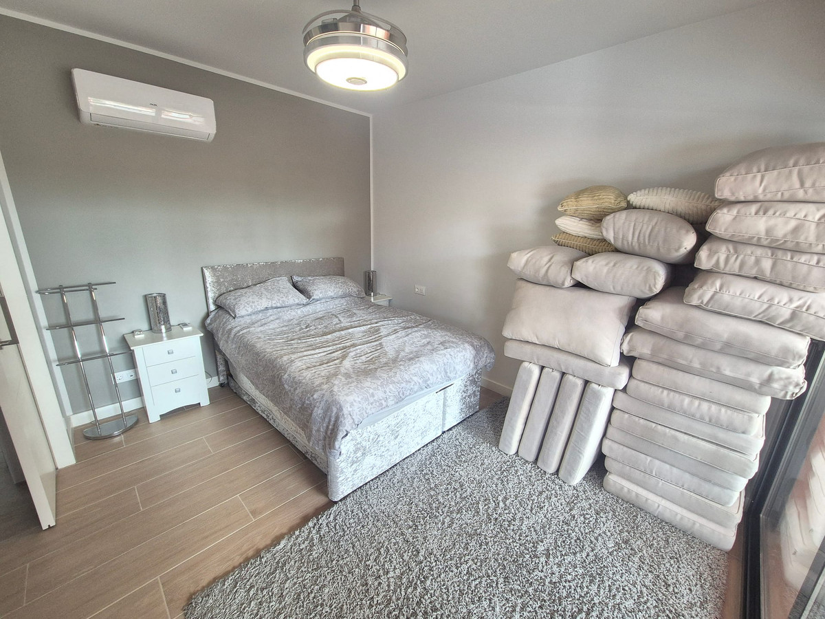 For sale - 2 Bedroom 2 Bathroom  Apartment in Villamartin - Orihuela Costa  - Alicante