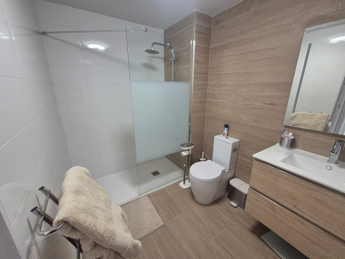 For sale - 2 Bedroom 2 Bathroom  Apartment in Villamartin - Orihuela Costa  - Alicante