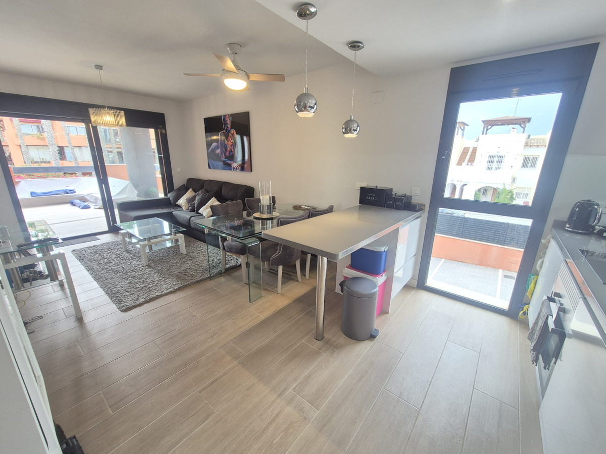 For sale - 2 Bedroom 2 Bathroom Apartment - Middle Floor Apartment in Orihuela - Orihuela Costa  - Alicante