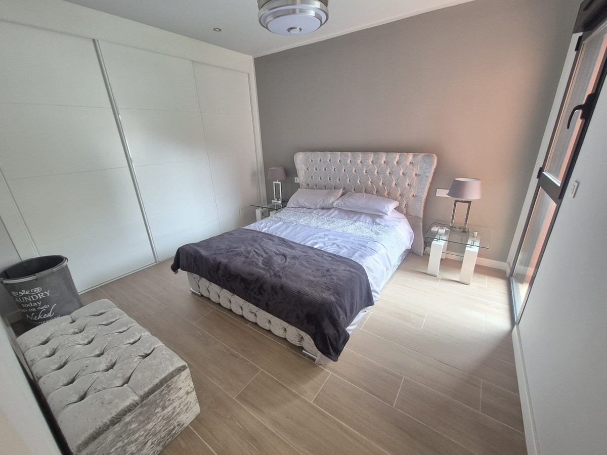 For sale - 2 Bedroom 2 Bathroom Apartment - Middle Floor Apartment in Orihuela - Orihuela Costa  - Alicante