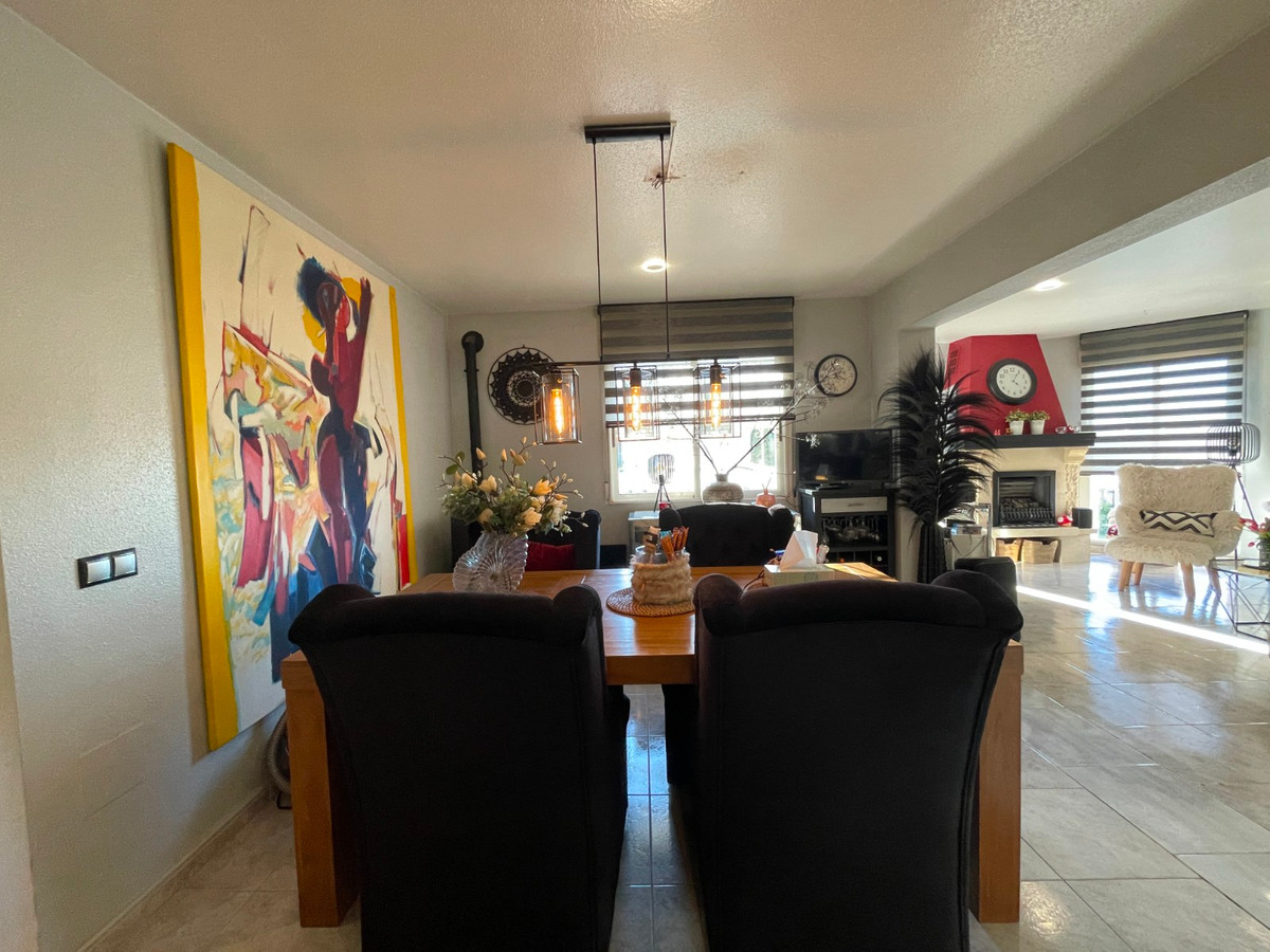 For sale - 5 Bedroom 3 Bathroom House - Detached Villa in Rojales - Benimar  - Alicante