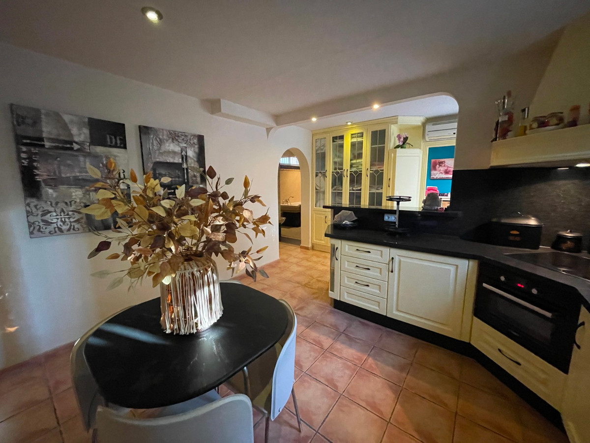 For sale - 5 Bedroom 3 Bathroom House - Detached Villa in Rojales - Benimar  - Alicante