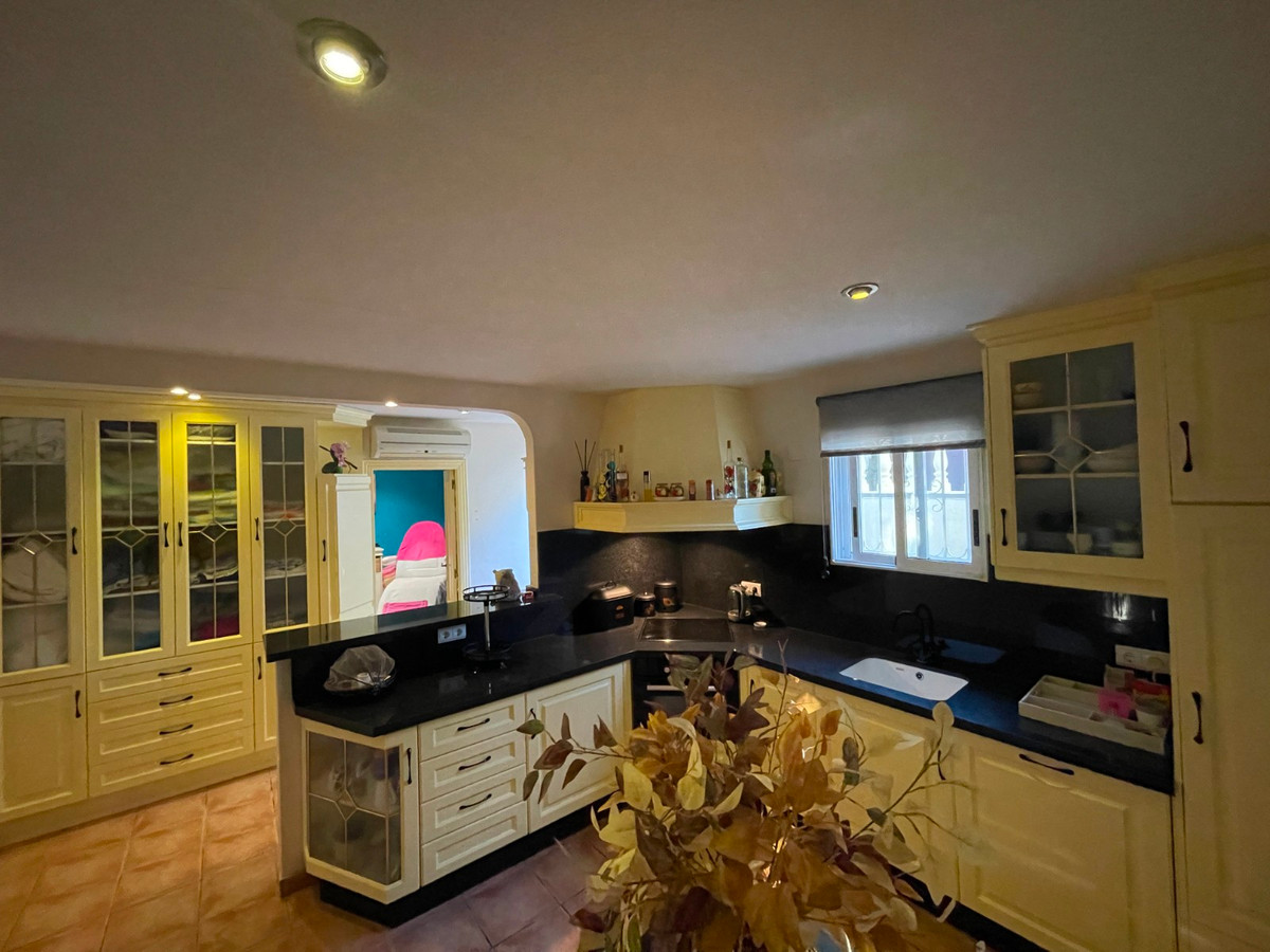 For sale - 5 Bedroom 3 Bathroom House - Detached Villa in Rojales - Benimar  - Alicante