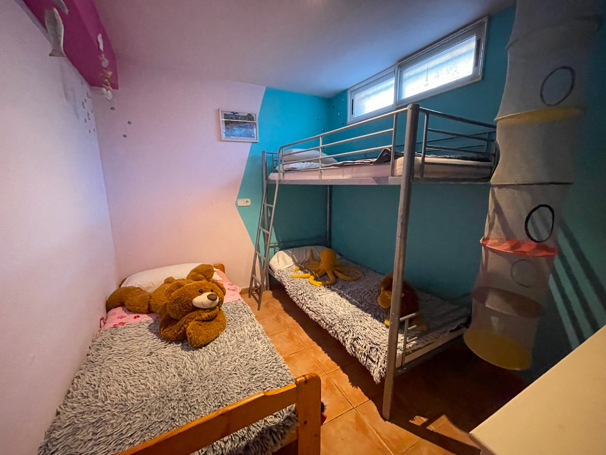 For sale - 5 Bedroom 3 Bathroom House - Detached Villa in Rojales - Benimar  - Alicante