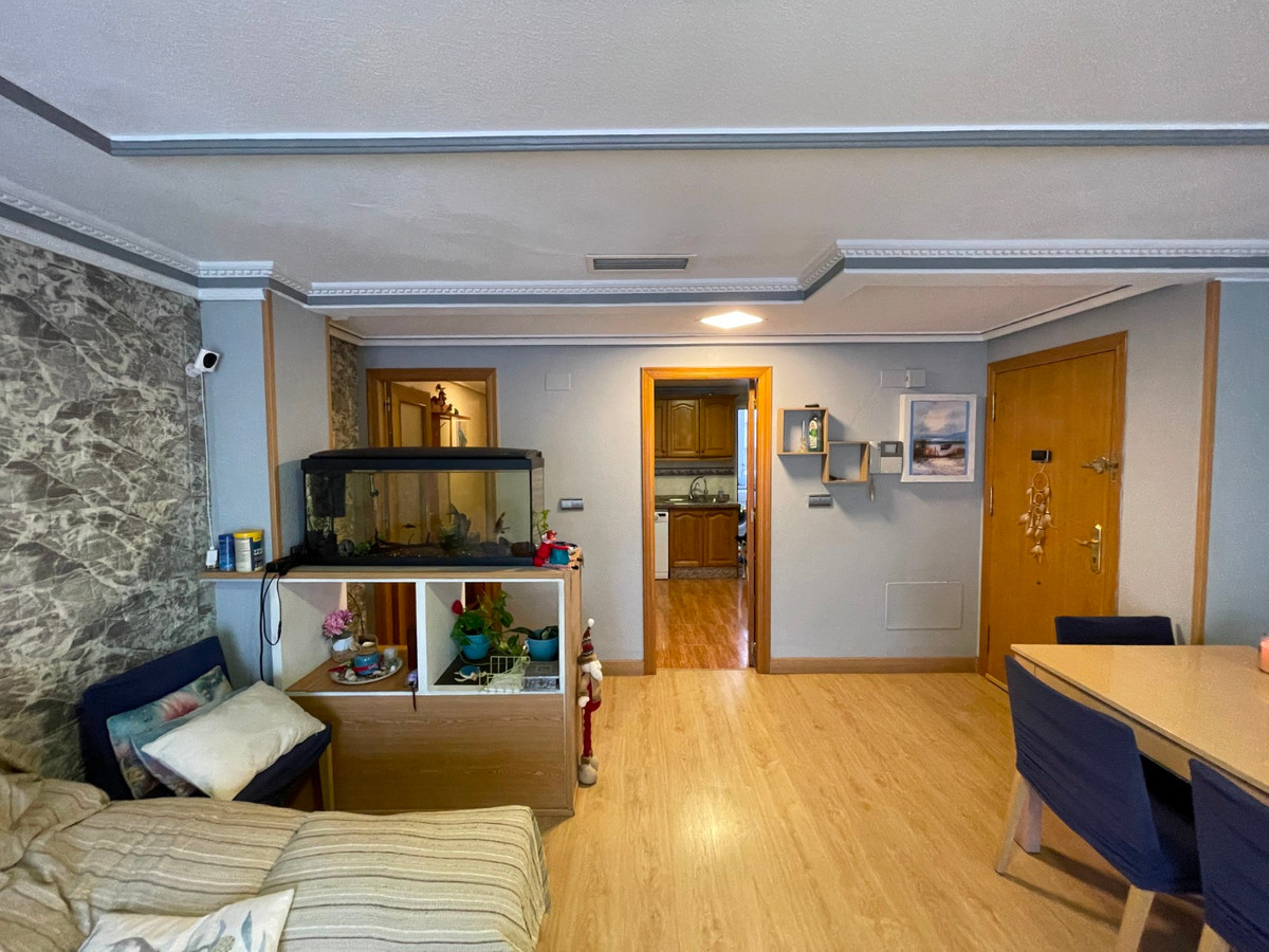 For sale - 4 Bedroom 2 Bathroom Apartment - Ground Floor Apartment in Torrevieja - Torrevieja Centro  - Alicante