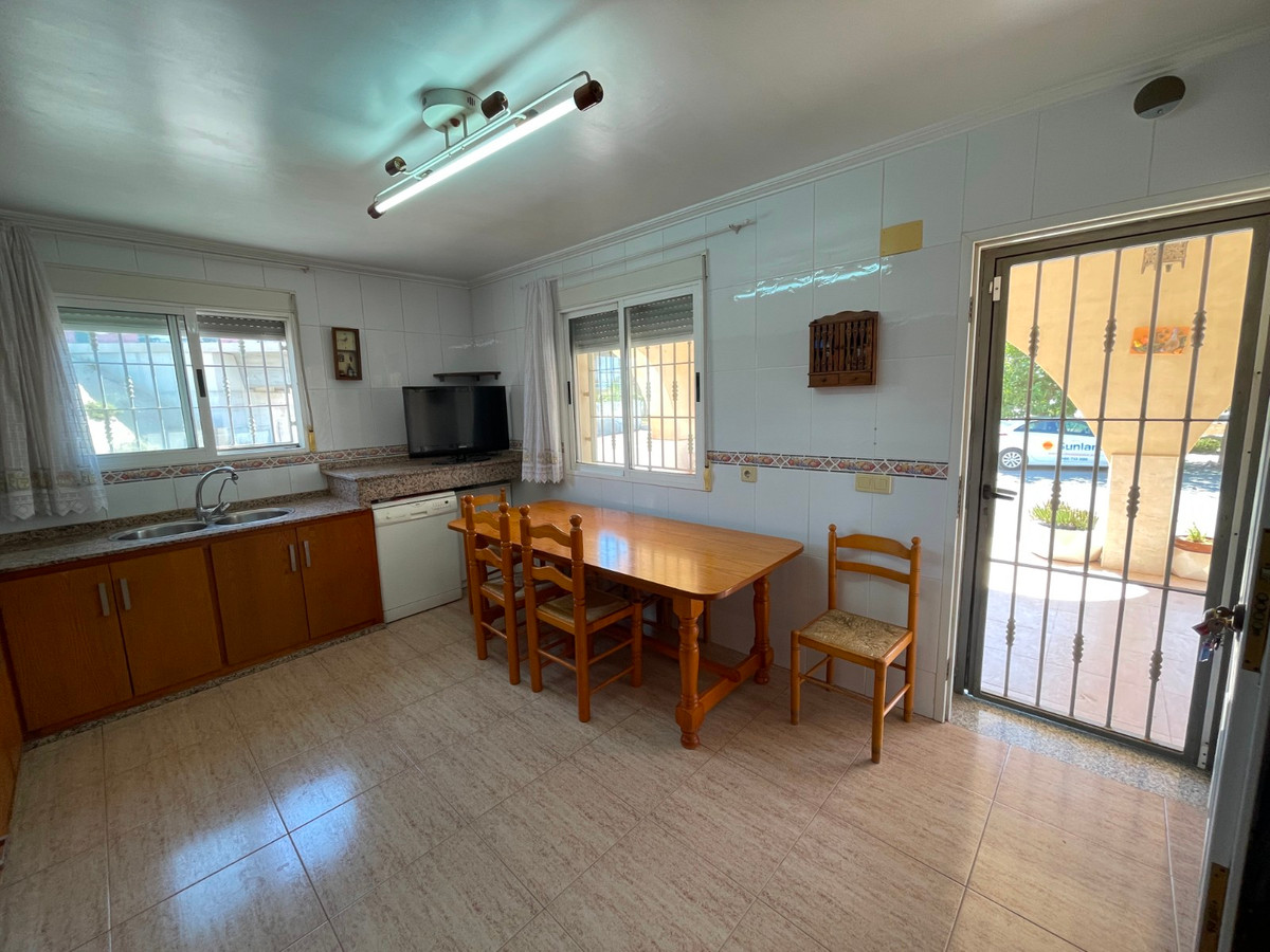 For sale - 3 Bedroom 1 Bathroom House - Detached Villa in Crevillente - Crevillent - Crevillente - Crevillent Centro  - Alicante