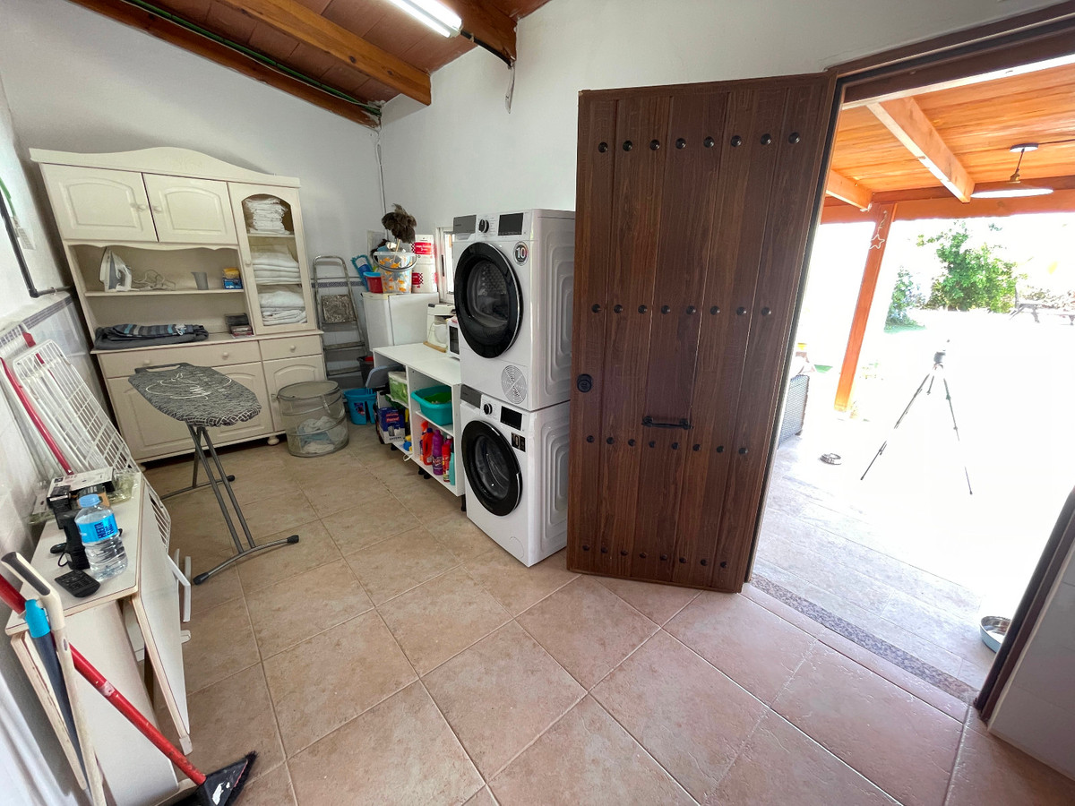For sale - 4 Bedroom 3 Bathroom House - Detached Villa in Daya Nueva - Daya Nueva Centro  - Alicante