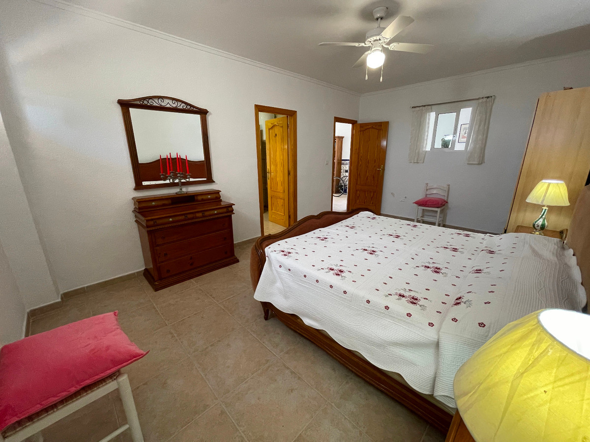 For sale - 4 Bedroom 3 Bathroom House - Detached Villa in Daya Nueva - Daya Nueva Centro  - Alicante