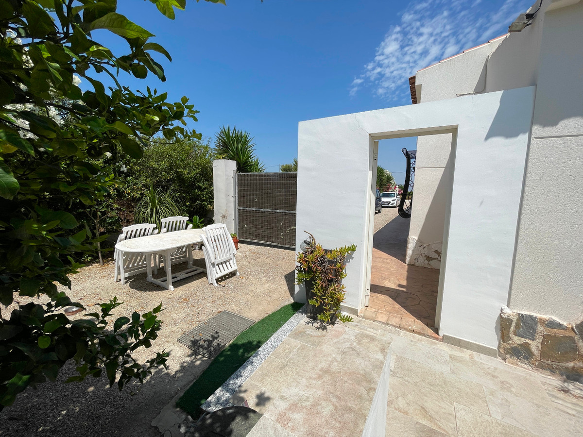 For sale - 4 Bedroom 3 Bathroom House - Detached Villa in Daya Nueva - Daya Nueva Centro  - Alicante