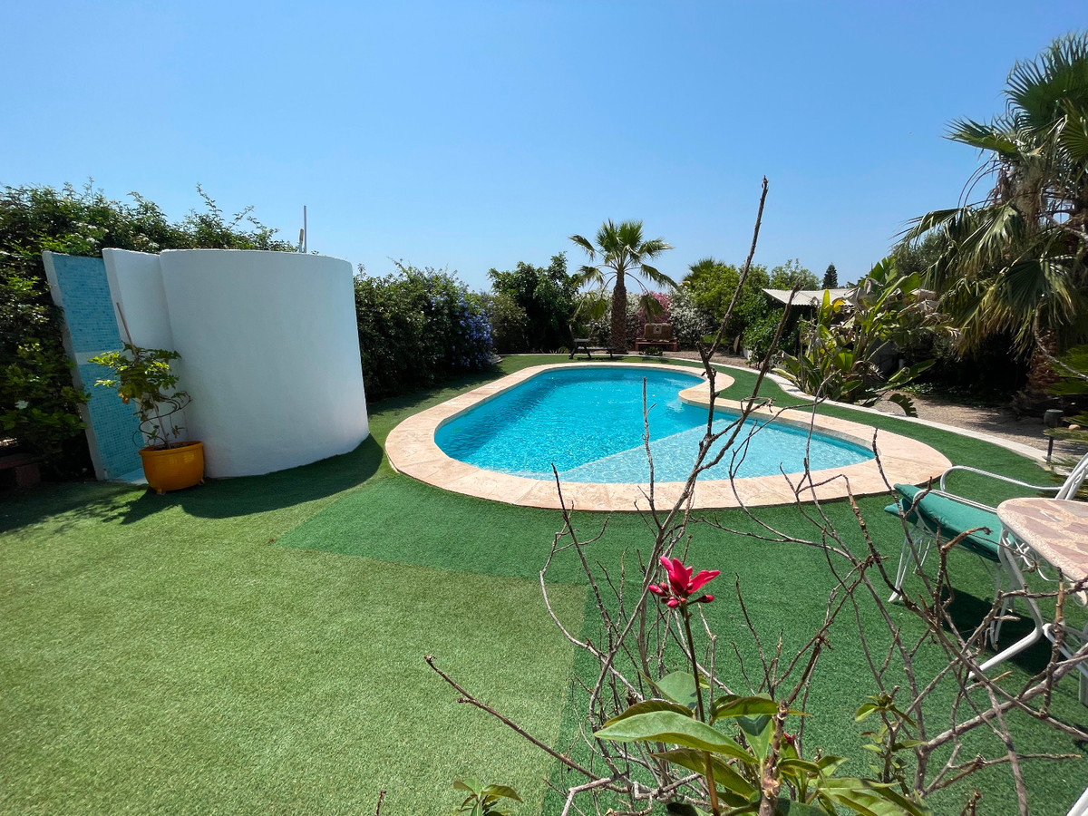 For sale - 4 Bedroom 3 Bathroom House - Detached Villa in Daya Nueva - Daya Nueva Centro  - Alicante