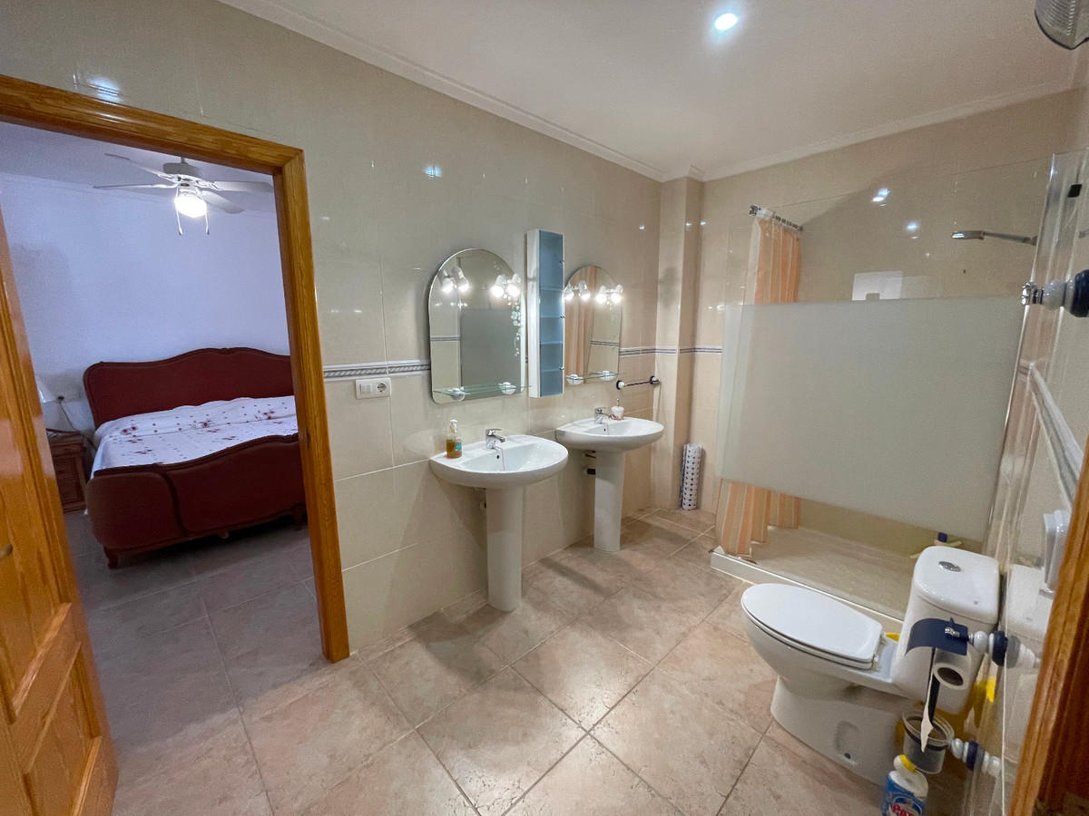 For sale - 4 Bedroom 3 Bathroom House - Detached Villa in Daya Nueva - Daya Nueva Centro  - Alicante