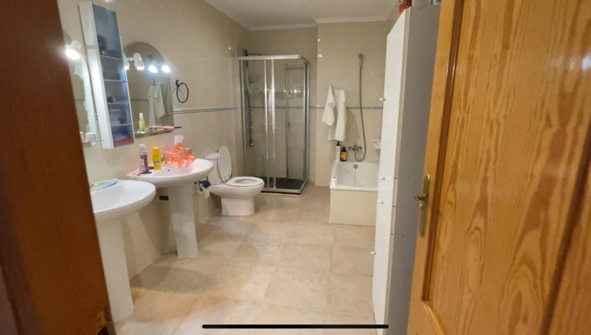 For sale - 4 Bedroom 3 Bathroom House - Detached Villa in Daya Nueva - Daya Nueva Centro  - Alicante
