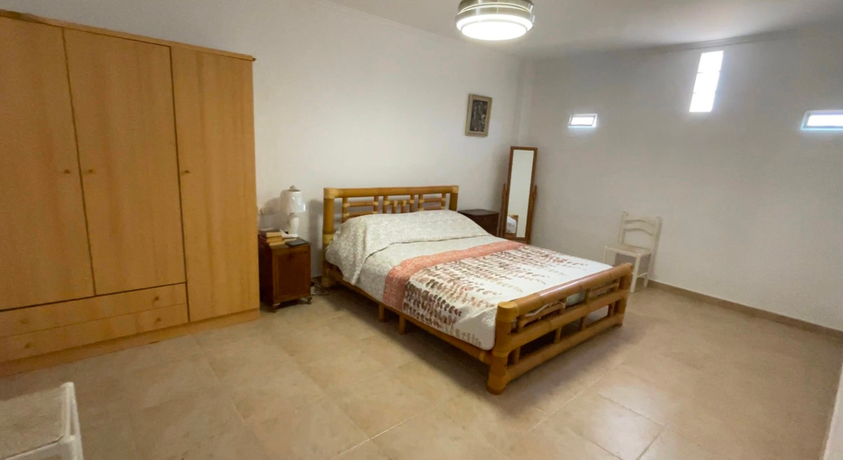 For sale - 4 Bedroom 3 Bathroom House - Detached Villa in Daya Nueva - Daya Nueva Centro  - Alicante
