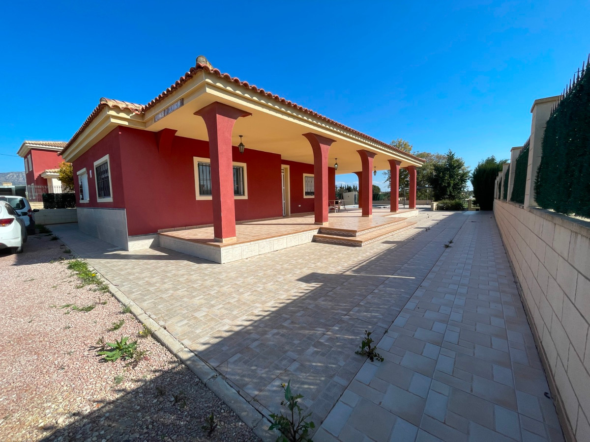 For sale - 3 Bedroom 2 Bathroom House - Detached Villa in Albatera - Albatera Centro  - Alicante