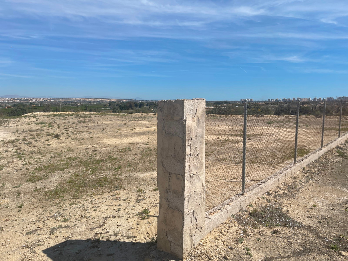 For sale - 3 Bedroom 2 Bathroom House - Detached Villa in Guardamar del Segura - Guardamar del Segura Centro  - Alicante