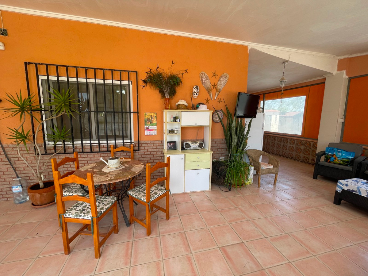 For sale - 3 Bedroom 2 Bathroom House - Detached Villa in Guardamar del Segura - Guardamar del Segura Centro  - Alicante
