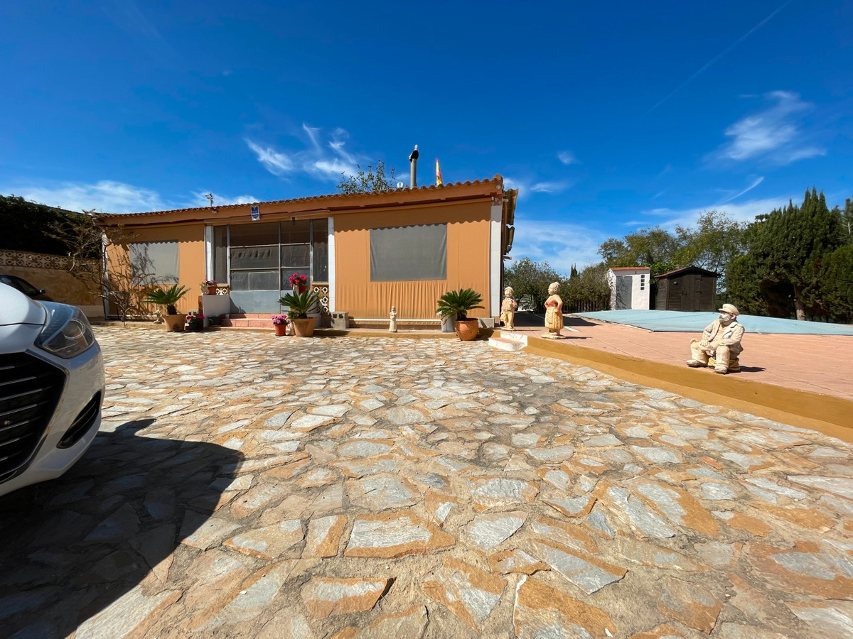 For sale - 3 Bedroom 2 Bathroom House - Detached Villa in Guardamar del Segura - Guardamar del Segura Centro  - Alicante