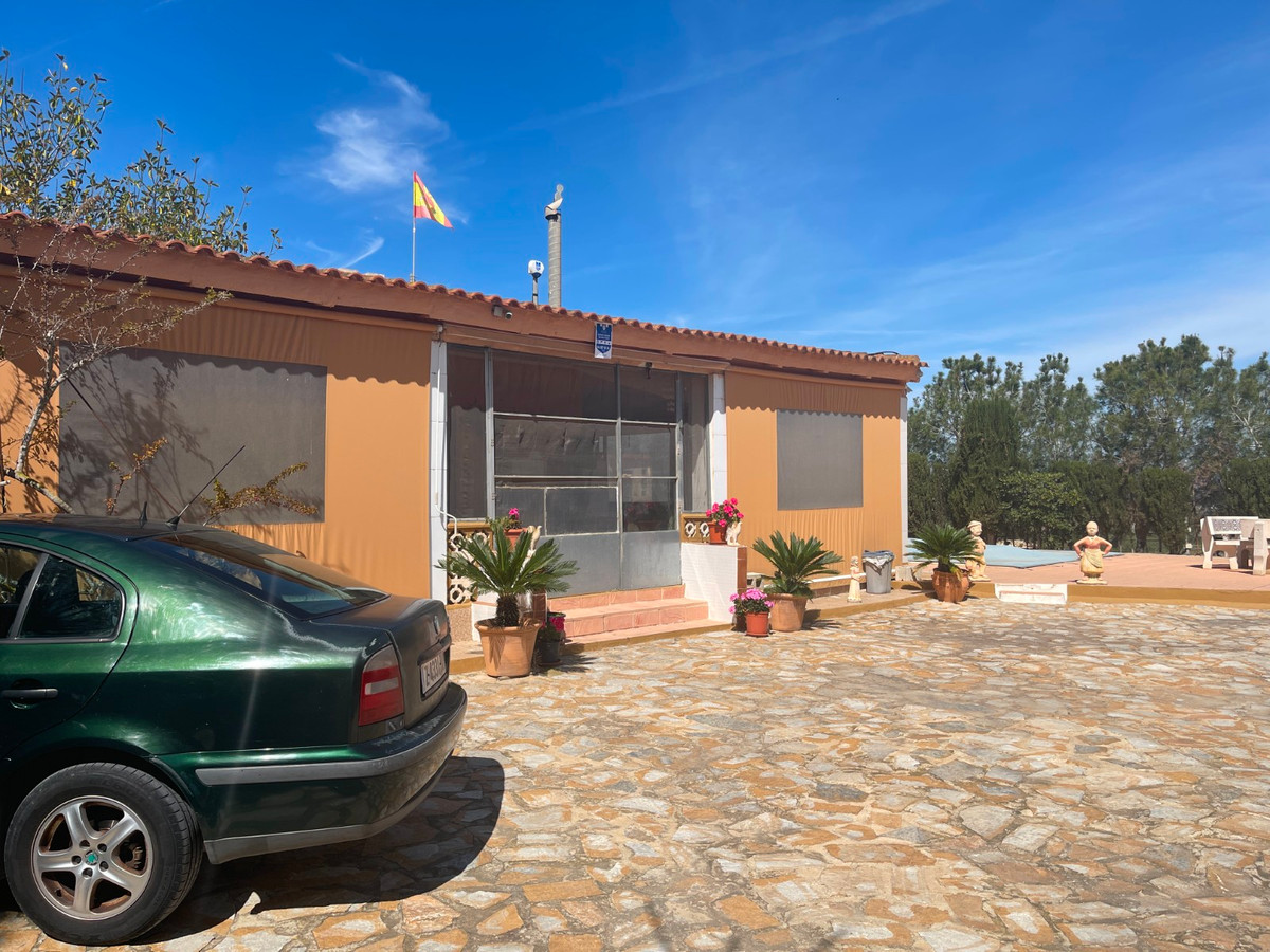 For sale - 3 Bedroom 2 Bathroom House - Detached Villa in Guardamar del Segura - Guardamar del Segura Centro  - Alicante