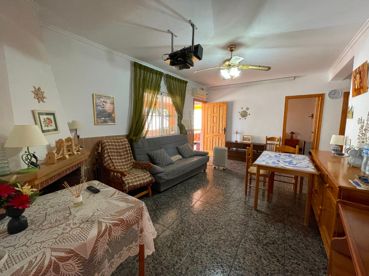 For sale - 3 Bedroom 2 Bathroom House - Detached Villa in Guardamar del Segura - Guardamar del Segura Centro  - Alicante