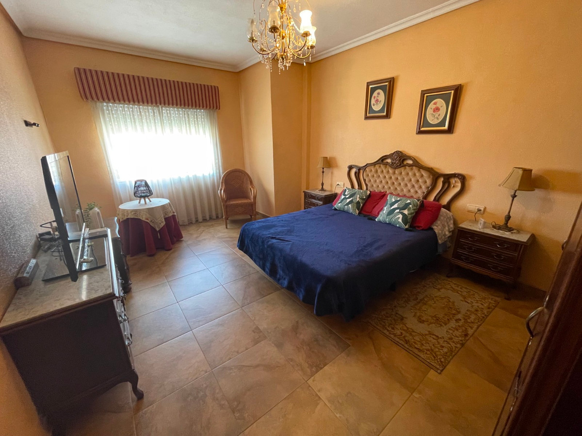 For sale - 5 Bedroom 2 Bathroom House - Detached Villa in San Miguel de Salinas - San Miguel de Salinas Centro  - Alicante