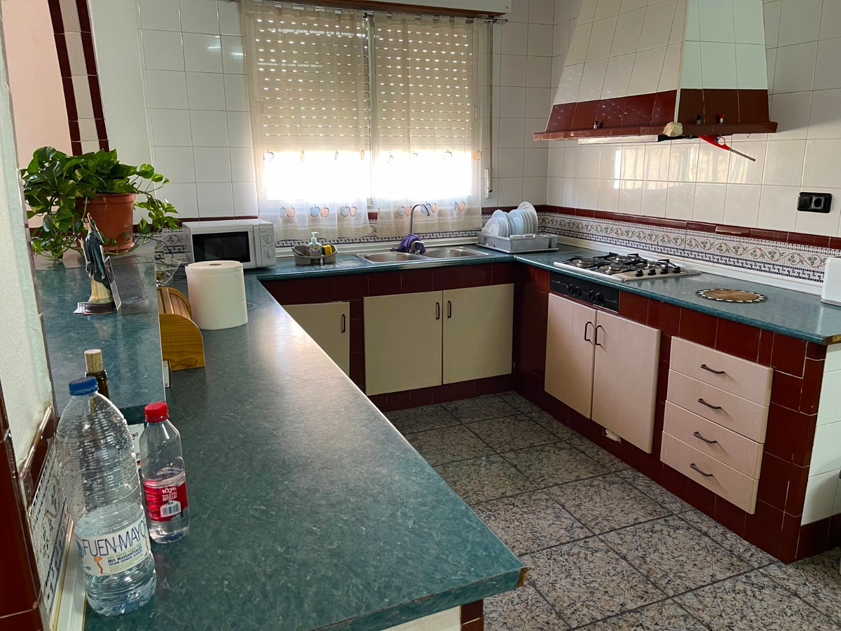 For sale - 5 Bedroom 2 Bathroom House - Detached Villa in San Miguel de Salinas - San Miguel de Salinas Centro  - Alicante
