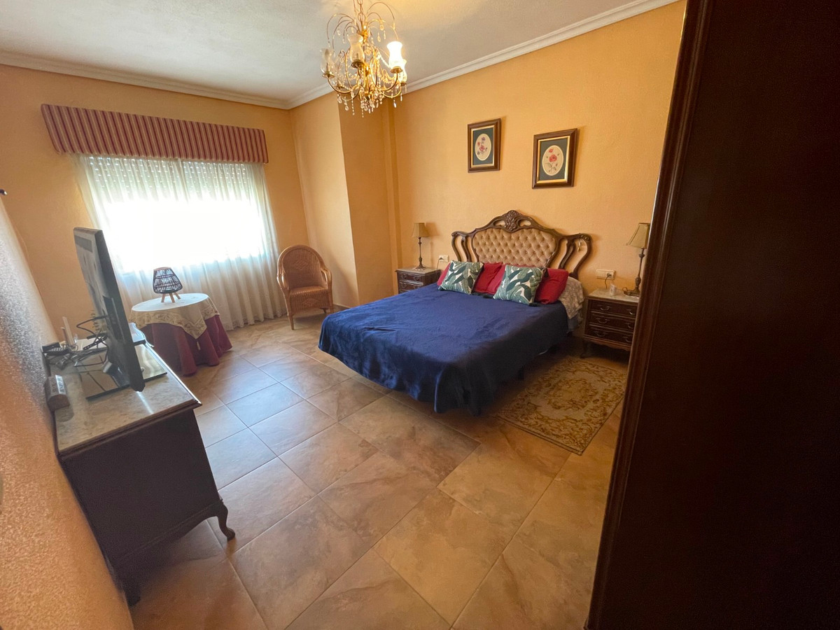 For sale - 5 Bedroom 2 Bathroom House - Detached Villa in San Miguel de Salinas - San Miguel de Salinas Centro  - Alicante