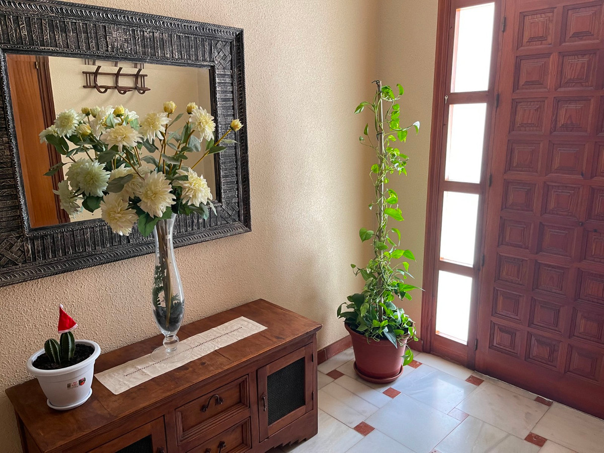For sale - 5 Bedroom 2 Bathroom House - Detached Villa in San Miguel de Salinas - San Miguel de Salinas Centro  - Alicante