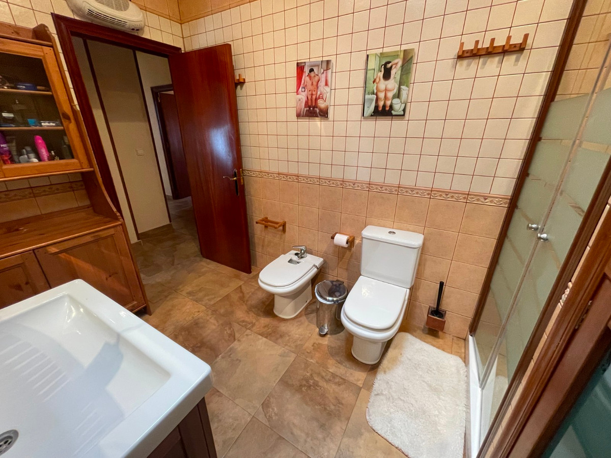 For sale - 5 Bedroom 2 Bathroom House - Detached Villa in San Miguel de Salinas - San Miguel de Salinas Centro  - Alicante